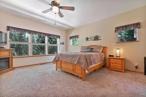 Bedroom - 13680 Elderberry Dr, Pine Grove, CA 95665 photo 2 of 6