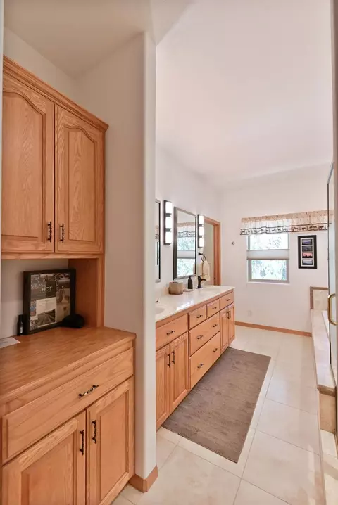 Bath - 13680 Elderberry Dr, Pine Grove, CA 95665 photo 3 of 6
