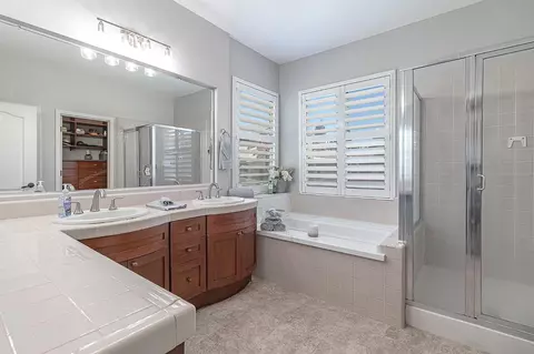 Bath - 1701 Trellis Ct, Modesto, CA 95357 photo 3 of 3