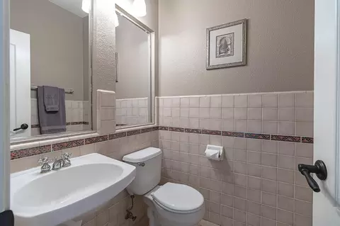 Bath - 1701 Trellis Ct, Modesto, CA 95357 photo 1 of 3