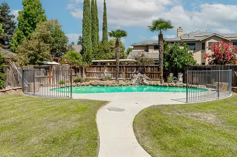 Exterior - 1701 Trellis Ct, Modesto, CA 95357 photo 7 of 9