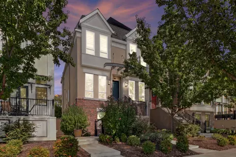 3305 Crocker Dr, Sacramento, CA 95818