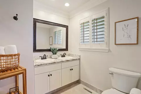 Bath - 2108 Cabrillo Cir, Lodi, CA 95242 photo 5 of 5