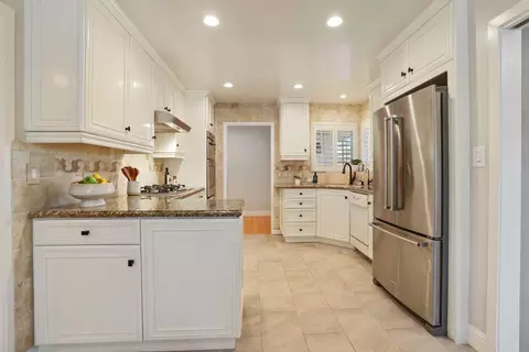 Kitchen - 2108 Cabrillo Cir, Lodi, CA 95242 photo 4 of 6