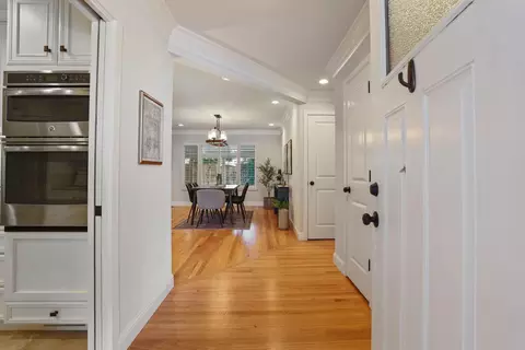 Entry Way - 2108 Cabrillo Cir, Lodi, CA 95242 photo 2 of 2