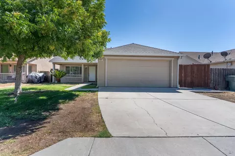 Exterior - 733 Roselawn Ave, Modesto, CA 95351 photo 1 of 3