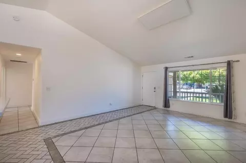 Living - 733 Roselawn Ave, Modesto, CA 95351 photo 2 of 5