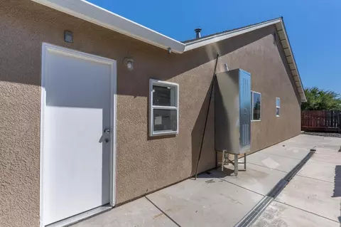 Exterior - 733 Roselawn Ave, Modesto, CA 95351 photo 3 of 3