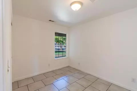 Bedroom - 733 Roselawn Ave, Modesto, CA 95351 photo 4 of 8