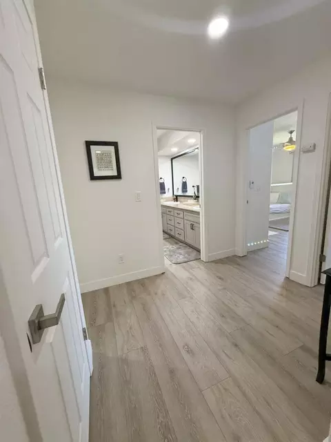 Entry Way - 978 Swan Dr, Manteca, CA 95337 photo 1 of 2