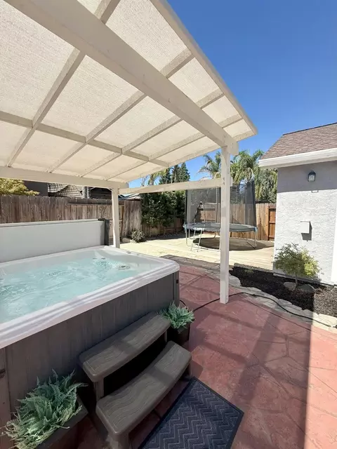 Exterior - 978 Swan Dr, Manteca, CA 95337 photo 5 of 10