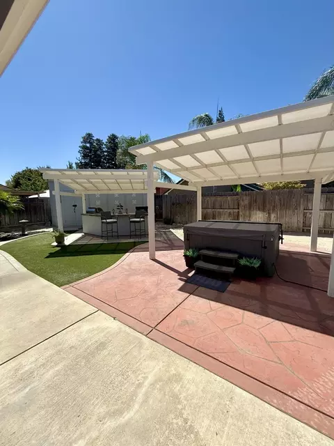 Exterior - 978 Swan Dr, Manteca, CA 95337 photo 3 of 10