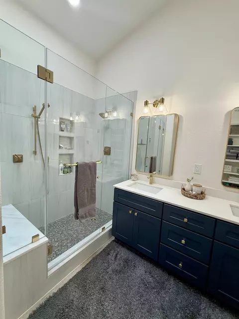 Bath - 978 Swan Dr, Manteca, CA 95337 photo 2 of 2