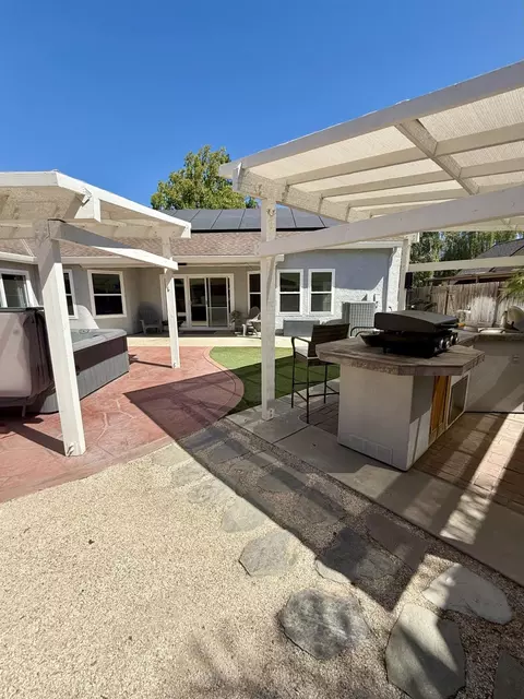 Exterior - 978 Swan Dr, Manteca, CA 95337 photo 4 of 10