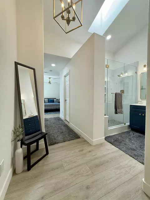 Entry Way - 978 Swan Dr, Manteca, CA 95337 photo 2 of 2