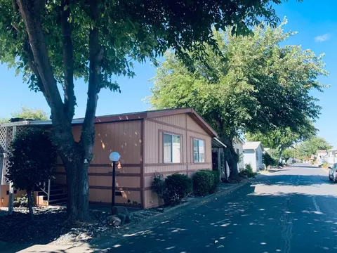 3901 Lake Rd #126, West Sacramento, CA 95691