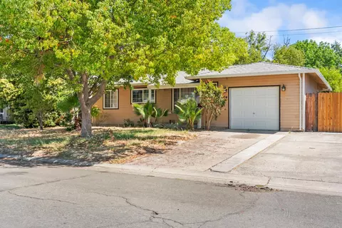 2104 Rockbridge Rd, Sacramento, CA 95815