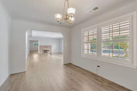 Living - 1245 Sycamore Ave, Modesto, CA 95350 photo 6 of 6