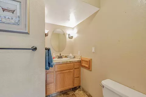 Bath - 1245 Sycamore Ave, Modesto, CA 95350 photo 2 of 3