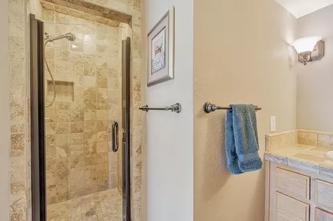Bath - 1245 Sycamore Ave, Modesto, CA 95350 photo 3 of 3