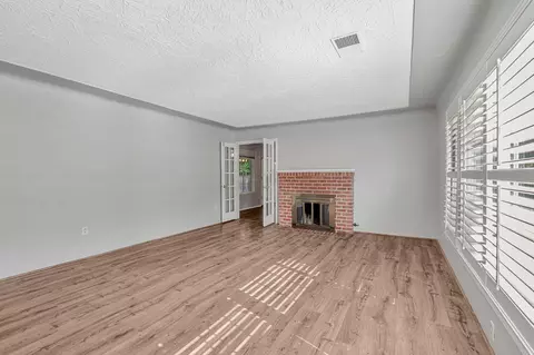 Living - 1245 Sycamore Ave, Modesto, CA 95350 photo 2 of 6