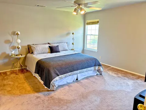 Bedroom - 2008 Lakeview Ct, Modesto, CA 95355 photo 2 of 5