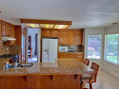 Kitchen - 2008 Lakeview Ct, Modesto, CA 95355 photo 3 of 6