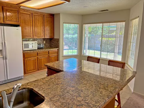 Kitchen - 2008 Lakeview Ct, Modesto, CA 95355 photo 4 of 6