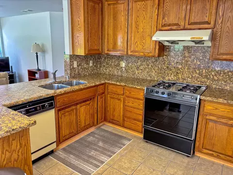 Kitchen - 2008 Lakeview Ct, Modesto, CA 95355 photo 5 of 6