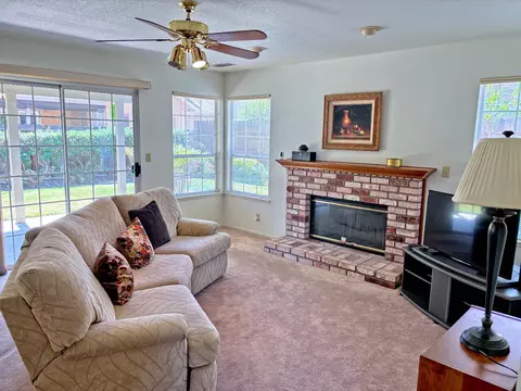 Living - 2008 Lakeview Ct, Modesto, CA 95355 photo 1 of 2