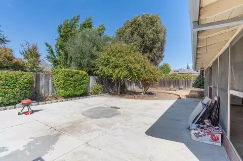 Exterior - 2713 Chapel Ct, Modesto, CA 95355 photo 6 of 11