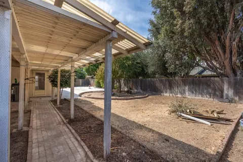 Exterior - 2713 Chapel Ct, Modesto, CA 95355 photo 7 of 11
