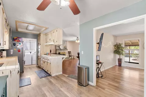 Entry Way - 2713 Chapel Ct, Modesto, CA 95355 photo 1 of 2