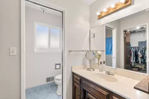 Bath - 2713 Chapel Ct, Modesto, CA 95355 photo 1 of 2