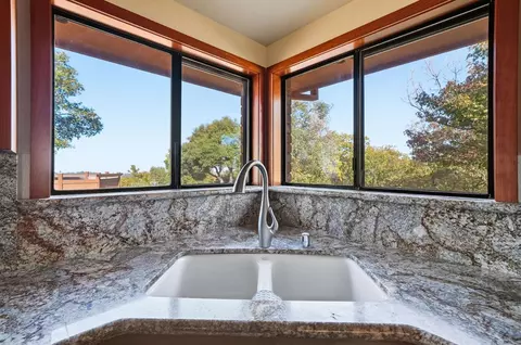 Kitchen - 17234 Oak Rd, Jackson, CA 95642 photo 6 of 6