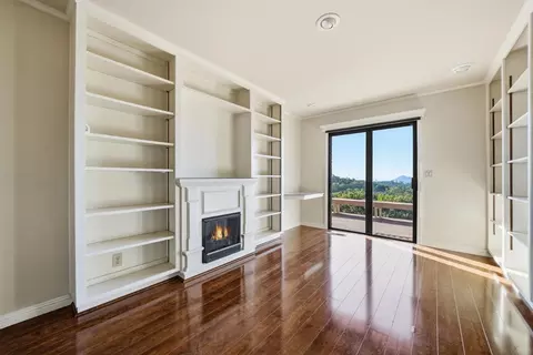 Living - 17234 Oak Rd, Jackson, CA 95642 photo 4 of 11