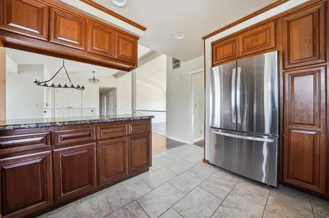 Kitchen - 17234 Oak Rd, Jackson, CA 95642 photo 4 of 6