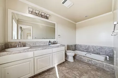 Bath - 17234 Oak Rd, Jackson, CA 95642 photo 5 of 6
