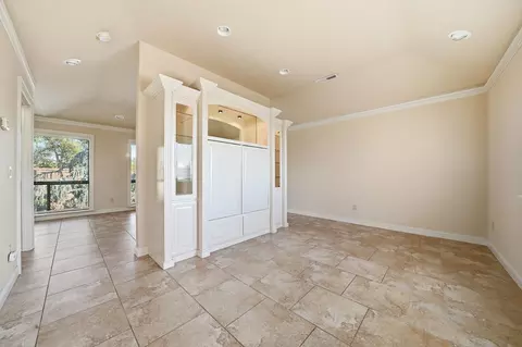 Living - 17234 Oak Rd, Jackson, CA 95642 photo 9 of 11
