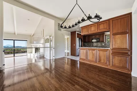 Living - 17234 Oak Rd, Jackson, CA 95642 photo 3 of 11