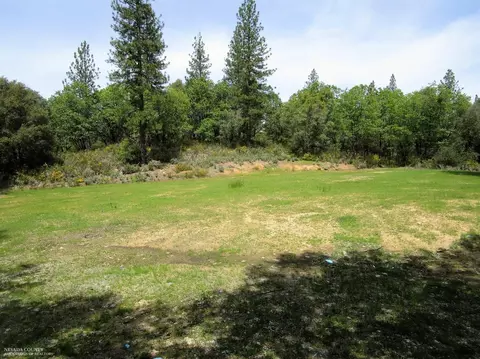 24271 Hoyt Crossing Rd, North San Juan, CA 95960