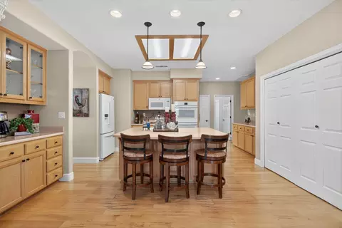 Kitchen - 263 Mount Airy Ct, Ripon, CA 95366 photo 2 of 5