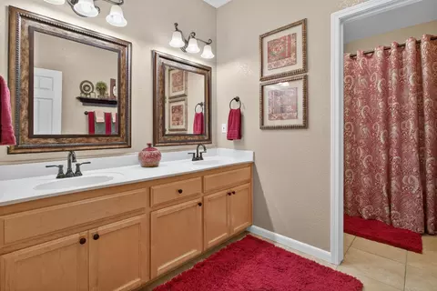 Bath - 263 Mount Airy Ct, Ripon, CA 95366 photo 1 of 3