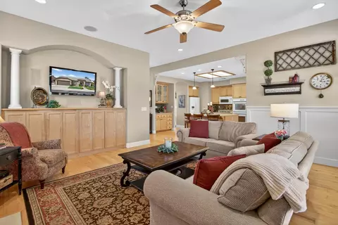 Living - 263 Mount Airy Ct, Ripon, CA 95366 photo 4 of 4