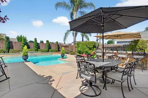 Exterior - 263 Mount Airy Ct, Ripon, CA 95366 photo 6 of 14
