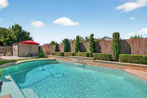 Exterior - 263 Mount Airy Ct, Ripon, CA 95366 photo 9 of 14