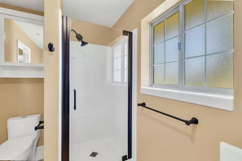 Bath - 3495 E Collier Rd, Acampo, CA 95220 photo 5 of 5