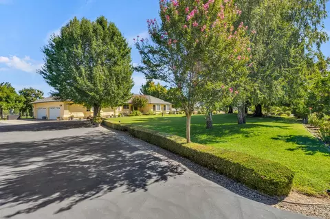 Exterior - 3495 E Collier Rd, Acampo, CA 95220 photo 5 of 31