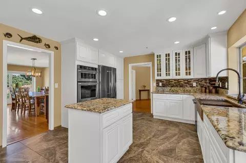Kitchen - 3495 E Collier Rd, Acampo, CA 95220 photo 6 of 12
