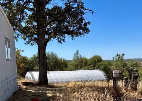 11305 Tracy Dr, Grass Valley, CA 95949